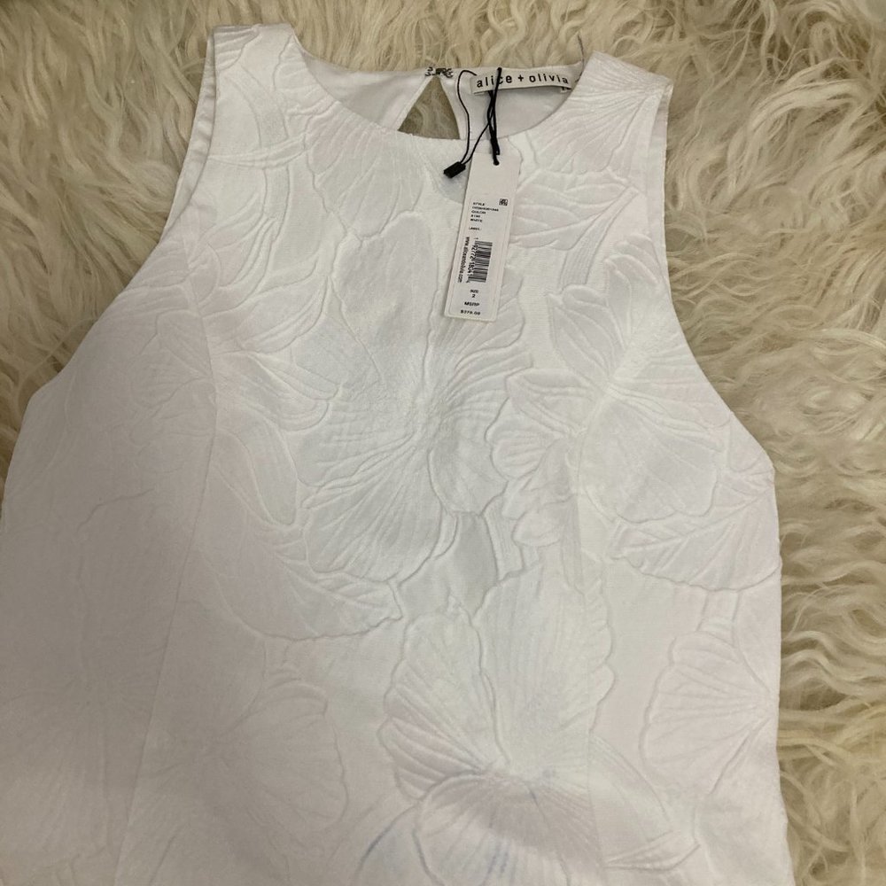 Alice and Olivia Coralia Lantern Dress With Open Back - Picture 8 of 13